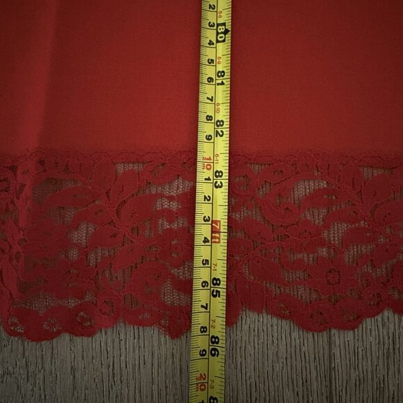 Vintage Pure Red Oval Tablecloth 6 Square Napkins Lace Trim On All Immaculate! - Picture 11 of 14
